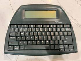 091024-399 Alphasmart Neo Handheld Word Processor With Full Size Keyboard Tested - Works