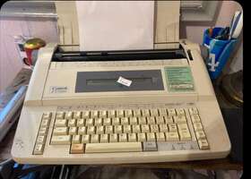 Ft5000 Cannon Correctible Tape Typewriter Ft5000 Cannon Correctible Tape Typewriter