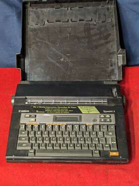 5iii Canon Typestar Portable Electronic Typewriter With Case- Untested