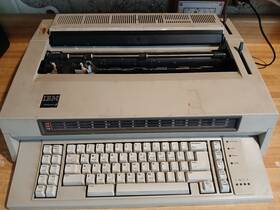 Ibm 1389715 Wheelwriter 6 Electric Typewriter Type 674x 1988 Powers On For Parts/repair