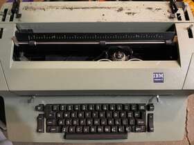 54245 Ibm Selectric Ii Electric Typewriter Green For Parts Or Repair