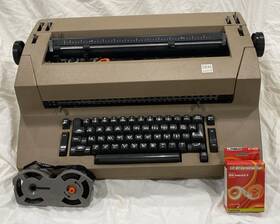 7209275 Ibm Electric Typewriter Correcting Selectric Ii Model 8x Parts Powers On Read