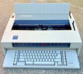 Ibm B004fdeq0s Refurbished Typewriter Wheelwriter Iii In Good Condition Made Usa