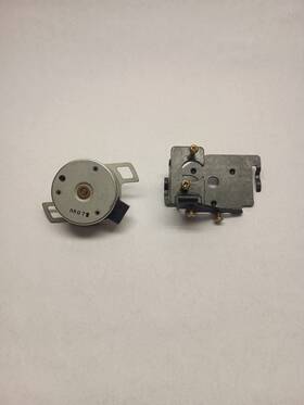 1384823n Ibm / Lexmark Wheelwriter Typewriter Transport Motor Series Ii With Bracket 1384823n Ibm / Lexmark Wheelwriter Typewriter Transport Motor Series Ii With Bracket
