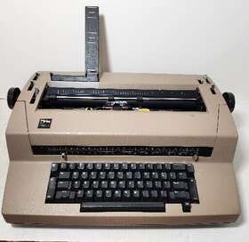 Ibm Unkn Selectric Iii Self-correcting Typewriter Ibm Unkn Selectric Iii Self-correcting Typewriter