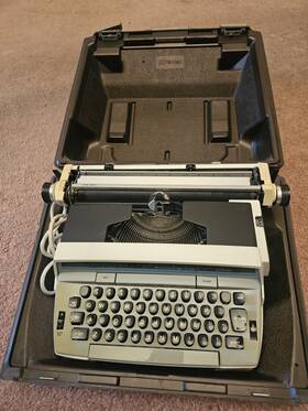 Jcpenney 583-1628 Electric Cartridge Typewriter With Case