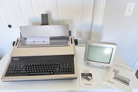 Kx-ed100 Panasonic Kx-e700 Typewriter With Monitor And Spellcorrect Esc1