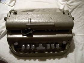 U9860 Perkins Vintage Brailler Designed By David Abraham