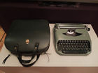 Royal Vtg Nm Ite Manual Typewriter Green Keys Soft Carrying
