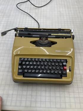 161.53200 Sears Electric 1 Yellow Retro Portable Typewriter Working