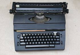 268.53511 Sears The Corrector Electric Portable Typewriter