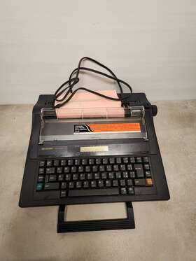Pa-3030ii Sharp U7 Electronic Typewriter Untested