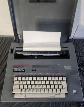 Smith Corona 480 5a Sl Vintage Electric Portable Typewriter With Top Case - Tested