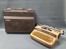 601702g Smith Corona 6lea Smith-corona Coronet Super 12 Vintage Electric Typewriter Brown With Case Tested 601702g Smith Corona 6lea Smith-corona Coronet Super 12 Vintage Electric Typewriter Brown With Case Tested