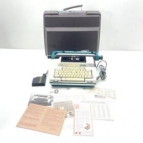 8ela Smith Corona Electric Typewriter Coronamatic 2200 Blue White With Case 8ela Smith Corona Electric Typewriter Coronamatic 2200 Blue White With Case