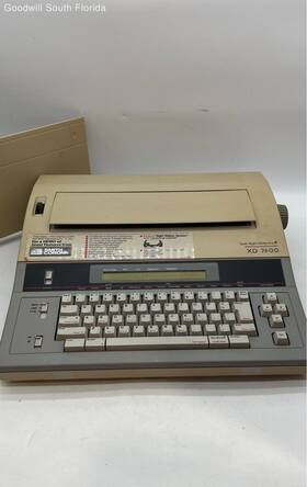 Xd-7600 Smith Corona White Correctable Electronic Typewriter Not Tested