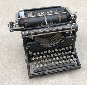 3859725-5 Underwood 1900s Vintage Typewriter No 5 Standard For Parts/decoration 3859725-5 Underwood 1900s Vintage Typewriter No 5 Standard For Parts/decoration