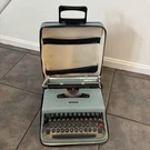 Underwood Olivetti Lettera 22 Vintage Manual Typewriter With Case. Fixed Price $150.00.