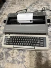 Smith Corona Memory Correct 400 Electric Typewriter With Case And Manual. Fixed Price $42.75.