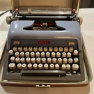 Vintage Royal Futura 800 Mist Blue Manual Portable Typewriter With Case Usa. Fixed Price $150.00.