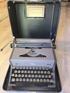 Vintage 1940'S Royal Arrow Manual Typewriter With Hard Case Clean!. Fixed Price $149.99.