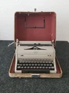 1950S Royal Quiet Luxe Manual Typewriter & Case - See Pics Read Description. Fixed Price $89.41.