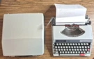 Vintage Silver Reed Typewriter 750 -seiko- Made Japan Excellent Condition. Fixed Price $100.00.