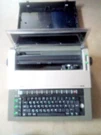 Brother Typewriter Correctronic Daisey Wheel Electronic CE-50 W/ Lid. Fixed Price $47.14.