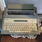 Brother GX-9000 Correctronic Word Processing Typewriter With Grammarcheck+. Fixed Price $100.00.