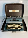Penncrest Blue-green Caravelle 12 Portable Manual Typewriter With Case Usa. Fixed Price $117.00.