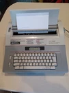 Smith Corona 440DLD Word Processing Electronic Typewriter W/dust Cover Excellent. Fixed Price $59.00.