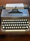 Penncrest Caravelle 12 Manual Typewriter Jc Penney With Case. Fixed Price $69.19.